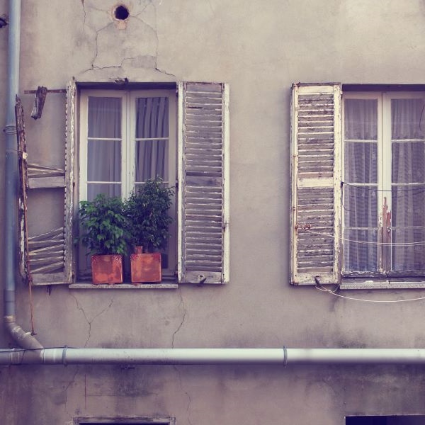 Diagnostiqueur immobilier en contrôle sur site